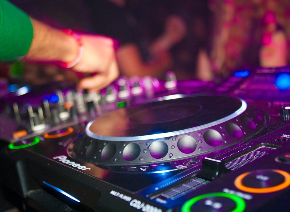 Why your wedding DJ is the most essential vendor?